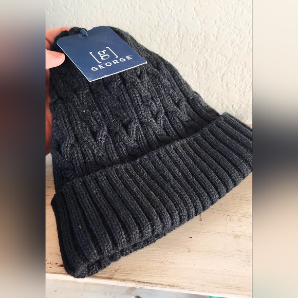 Beautiful Cable Knit Black Hat with Lining - NWT George Brand - Picture 4 of 6